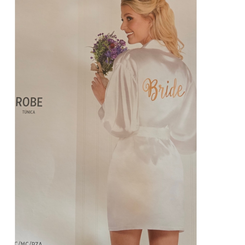 White Bride Wedding Robe - Picture 2 of 3